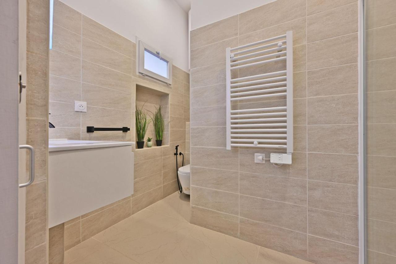 Au Roi Rene - Ac Clim - Wifi Apartment Avignon Luaran gambar